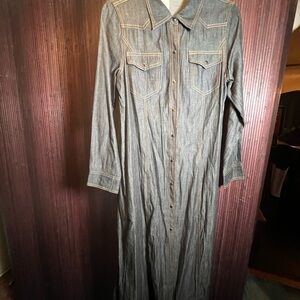 Denim Button-Front Maxi Shirt Dress with Contrast Stitching | Size M